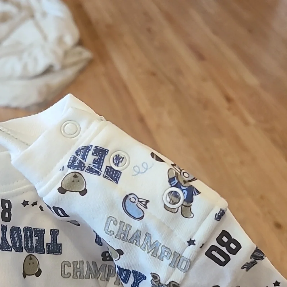 Carter's one-piece‎ boy's outfit
